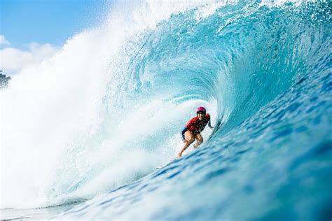 Moana Jones Wong, 23-year-old Queen of Pipe