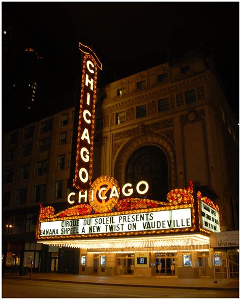 Chicago Theatre- famous theatre sign | Chicago, Theatre sign, Theatre