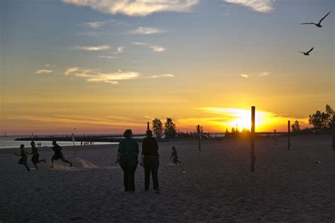 Muskegon morning weather report: Warm weekend ahead, with chance of rain Sunday night - mlive.com