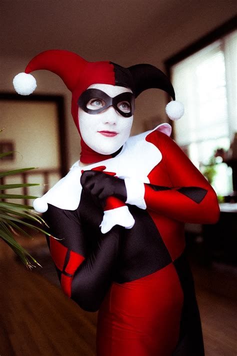 I finally got my Batman:TAS Harley Quinn cosplay pulled together! : r ...