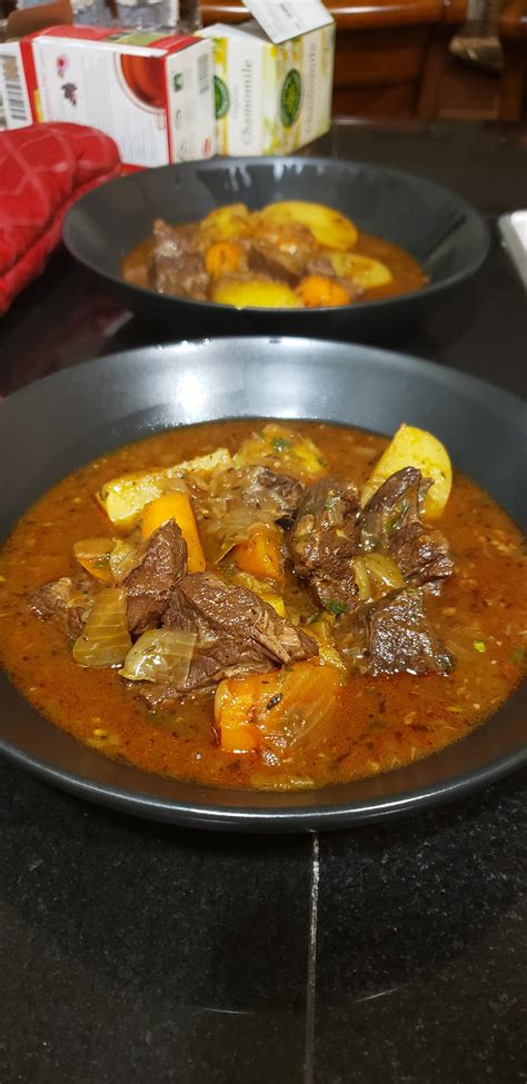 [Homemade] Beef stew with carrots & potatoes : r/food