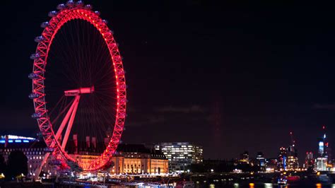 London Eye at night - Hellotickets