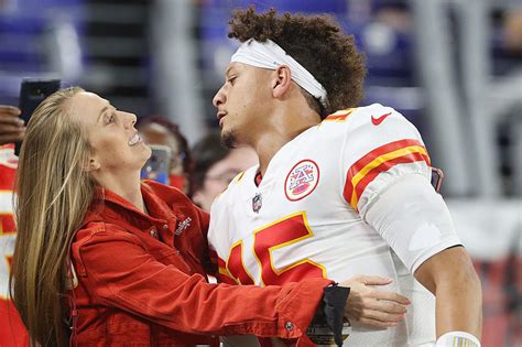 Patrick Mahomes’ Fiancée Responds to Haters by Selling T-shirts