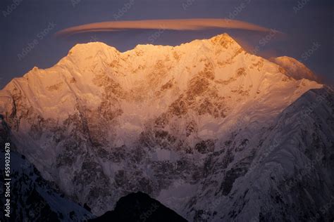 Lenticular cloud and sunrise over Mt. Kanchenjunga, Sikkim, India ...