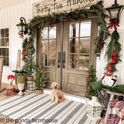 5 Christmas Farmhouse Porch Ideas - The Ponds Farmhouse