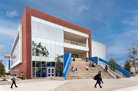 Los Alamitos High School STEM Building - Education Snapshots