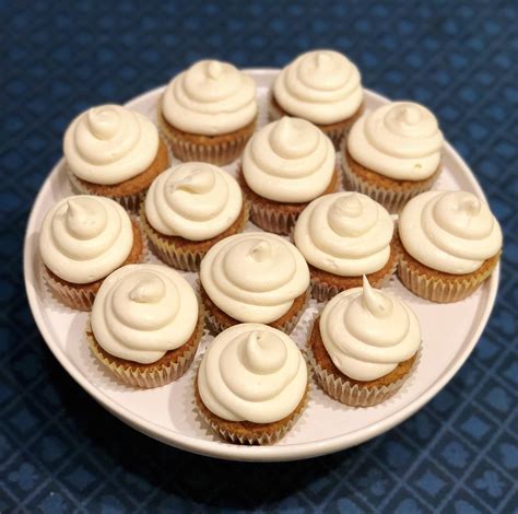 [Homemade] Carrot Cupcakes with Cream Cheese Frosting Food Recipes ...