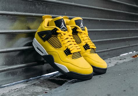 Air Jordan 4 "Lightning" 2021 Buyer's Guide | SneakerNews.com