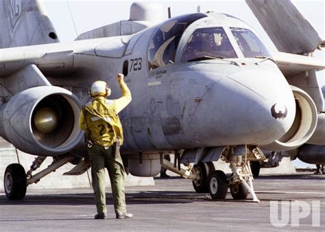 Photo: Operation Southern Watch - USS Nimitz (CVN 68) - UPI.com