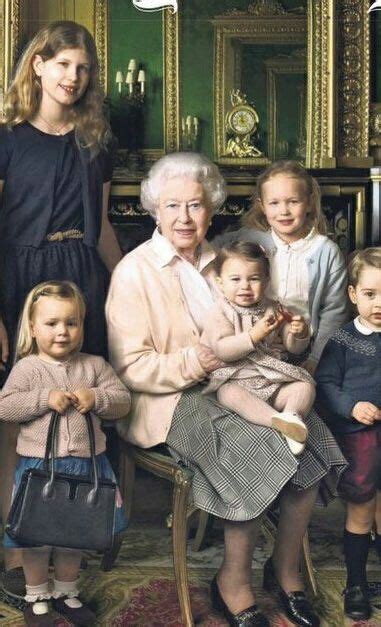 Queen Elizabeth with all her great grandchildren | Queen elizabeth portrait, Queen and prince ...