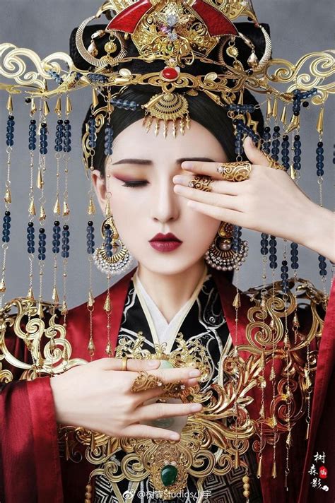 Pin by Audrey Love on Tribal Headdresses | Oriental fashion, Chinese ...