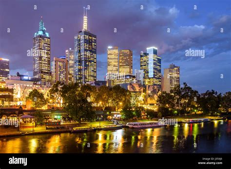 Melbourne australia skyline hi-res stock photography and images - Alamy