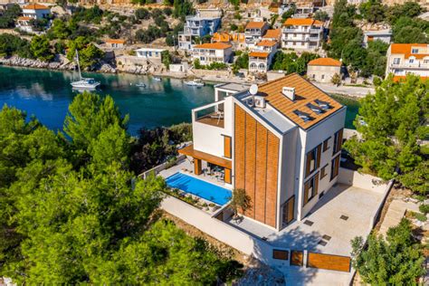 Luxury Houses: Croatia's 8 Most Beautiful Seafront Homes - Croatia Real ...