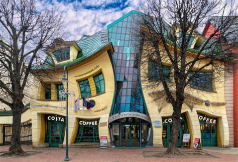 480+ The Crooked House Poland Stock Photos, Pictures & Royalty-Free ...