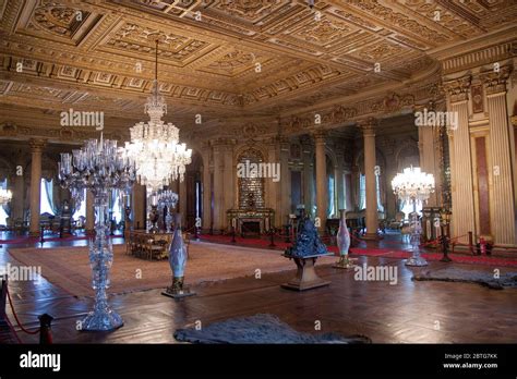 The opulent interior of Dolmabahce Palace, Istanbul Stock Photo - Alamy