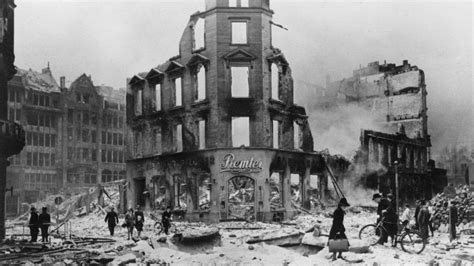 26 Cities That Were Destroyed by War - 24/7 Wall St.