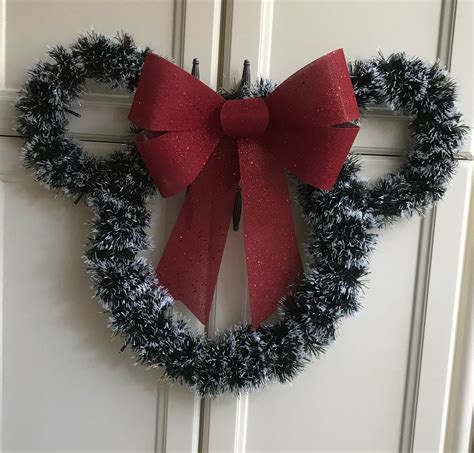 Mickey Mouse Christmas wreath 2018 | Weihnachten, Mickey, Basteln