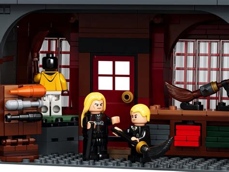 LEGO celebrates Harry Potter with the set of Diagon Alley | Collater.al