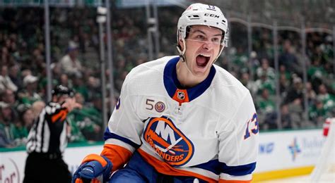 Islanders' Mat Barzal week-to-week with lower-body injury