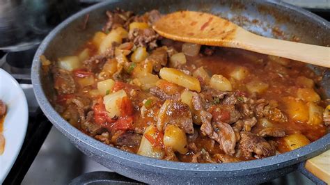 Home Cooking Like My Abuela's | RANCHERO BEEF WITH POTATOES | Bistec ...