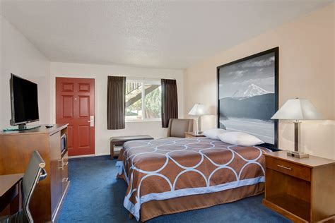 Super 8 by Wyndham Alturas | Alturas, CA Hotels