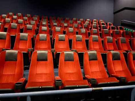 Movie Theater «Showcase Cinema de Lux Patriot Place», reviews and ...