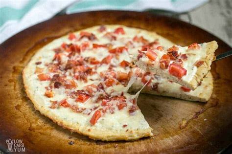 chicken-crust-pizza-bacon-ranch-l | Low Carb Yum