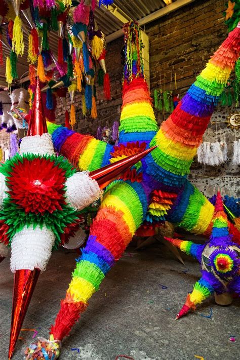 How Mexican Piñatas Get Made | Mexican piñatas, Piñatas, Mexican pinata