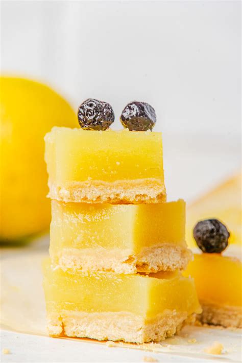 Vegan Lemon Bars (Easy Recipe) - Lavender & Macarons