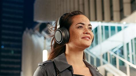 Keep your music close with a pair of headphones | Philips