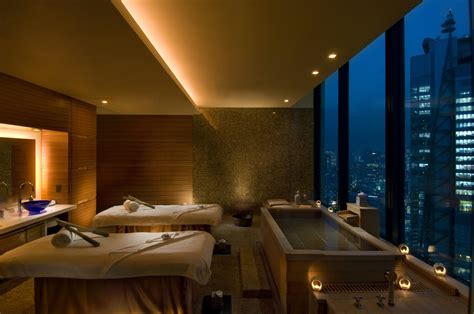 Massage Room at Hilton Tokyo | Spa rooms, Luxury hotel, Luxury spa