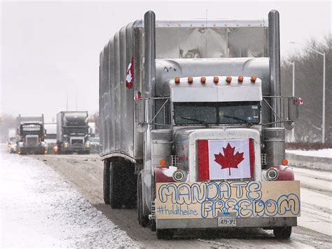 Anti-vaccine-mandate truck convoy loops around near Ambassador Bridge | Windsor Star