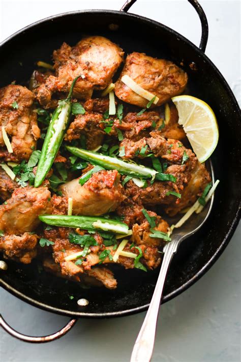 Pakistani Chicken Karahi (Easy & Authentic) - teaforturmeric