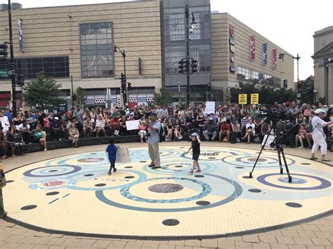 Hundreds protest following reports of ICE arrests in DC (Photos) - WTOP ...