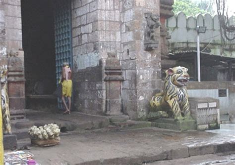 Inside the Jagannath temple - a guided tour - ISKCON Blog