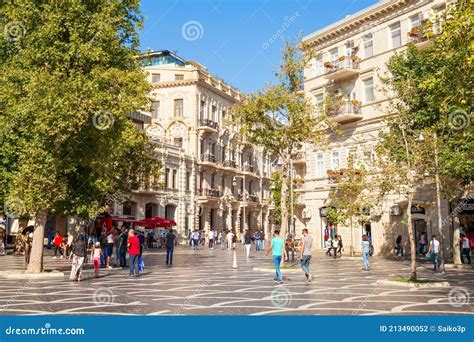 Fountains Square in Baku editorial photography. Image of city - 213490052