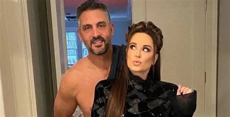 Kyle Richards, Mauricio Umansky Split Rumors Surface: See Clue