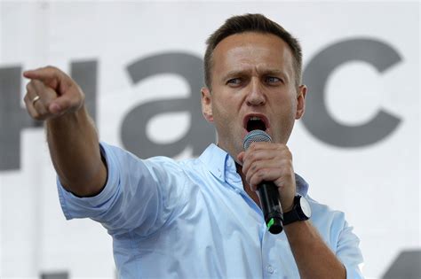 Russian dissident Alexei Navalny blasts Twitter for Trump ban