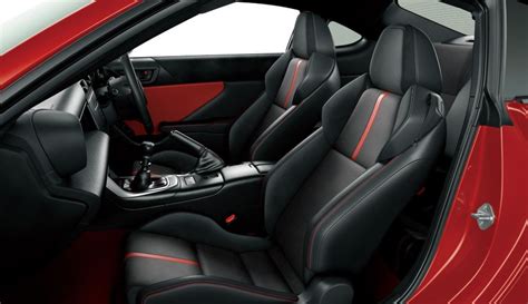 New Toyota GR86 RZ pictures, Interior photo and Exterior image