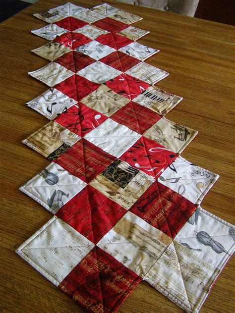 Table runner: fabric and tutorial from Missouri Star Quilt Company ...