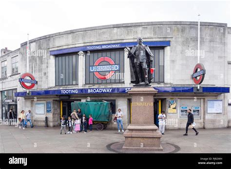 Tooting broadway underground Banque de photographies et d’images à haute résolution - Alamy