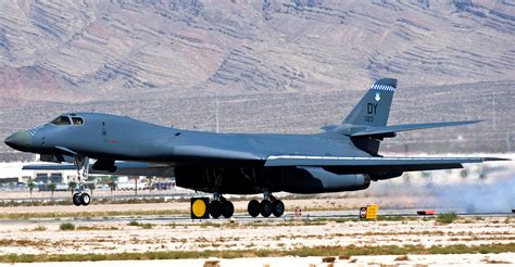 File:28th Bomb Squadron - Rockwell B-1B Lancer Lot V 86-0123.jpg - Wikimedia Commons