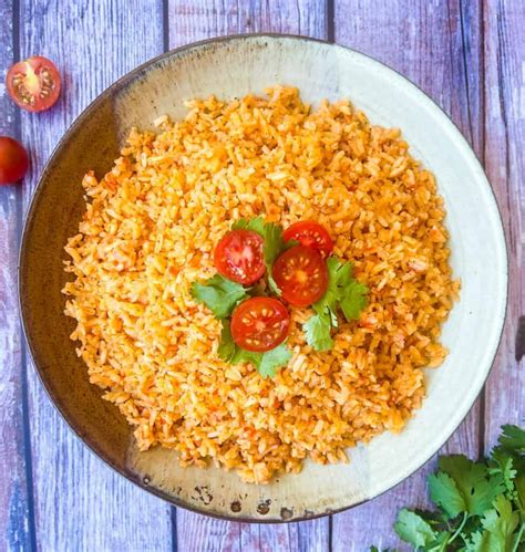 Simple Homemade Arroz Rojo (Delicious Mexican Red Rice) - Weekday ...