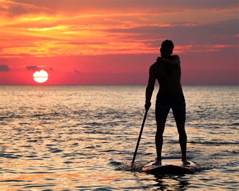 A Beginner's Guide to Stand Up Paddleboarding - Boundless Outdoors