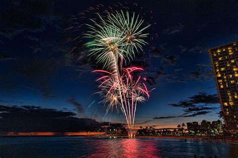 Hilton Hawaiian Village Fireworks