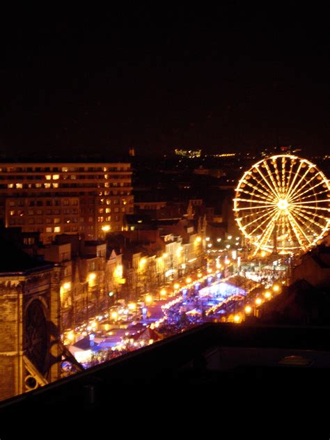 File:Bruxelles-noel-market-2004.jpg - Wikimedia Commons