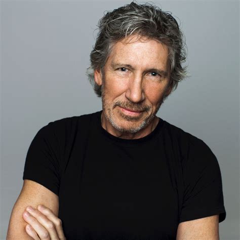 Roger Waters : Pink Floyd's Roger Waters uses his private jet to reunite ... / This is not a ...