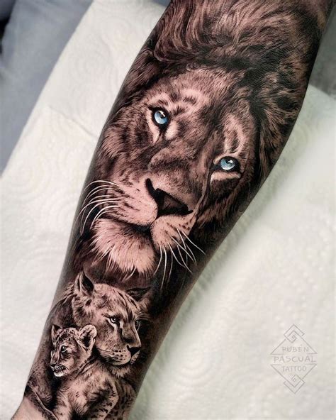 Pin by Zee Tattoo on Lion, phanther | Mens lion tattoo, Lion tattoo, Lion forearm tattoos