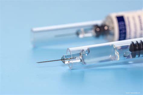 Dosing variability with pre-filled syringes of aflibercept presents risk of overdose