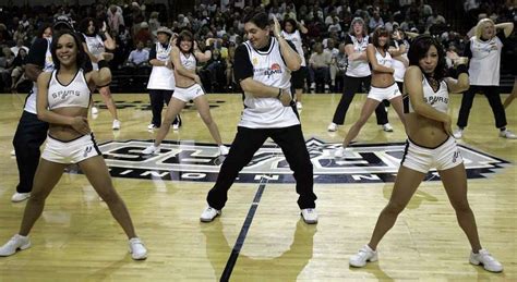 25 types of San Antonio Spurs fans you will meet at the game this season